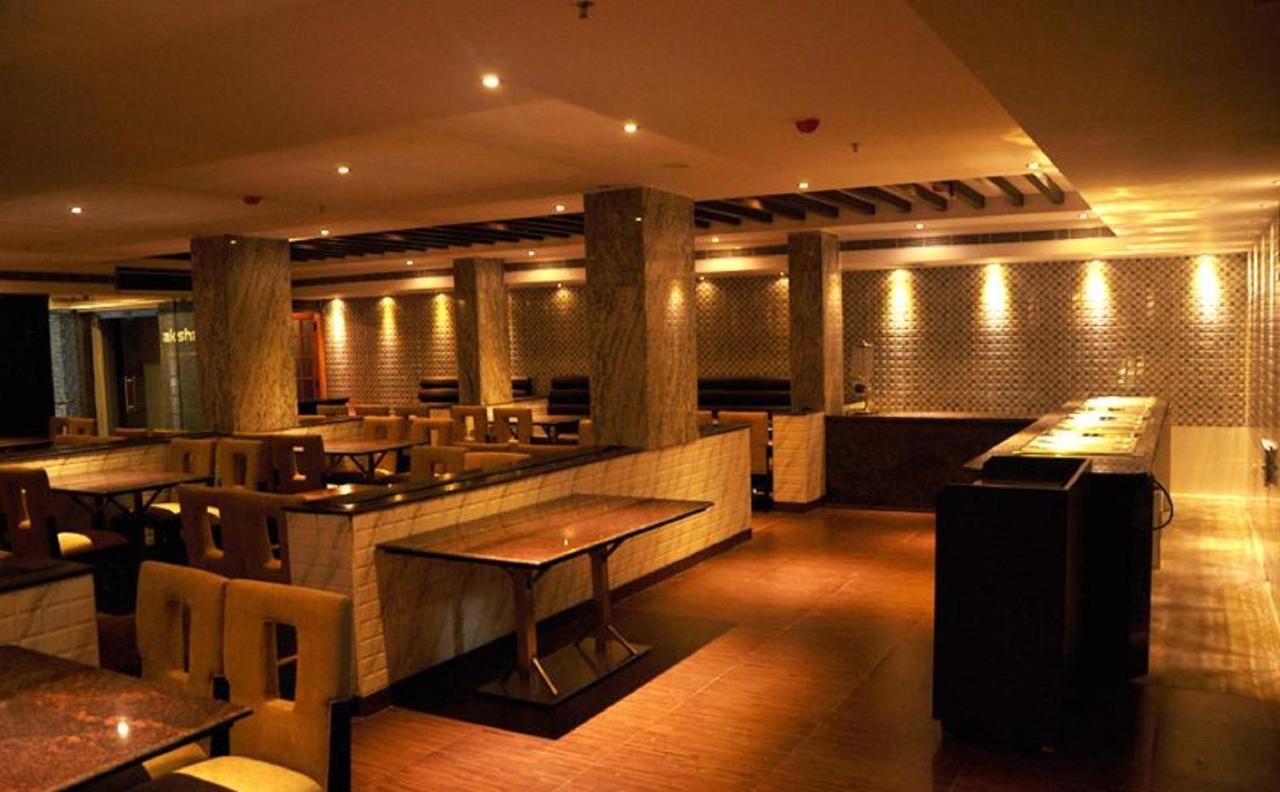 Hôtel Krishna Residency à Vijayawāda Extérieur photo