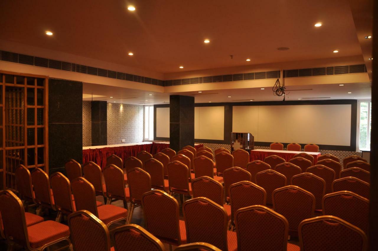 Hôtel Krishna Residency à Vijayawāda Extérieur photo