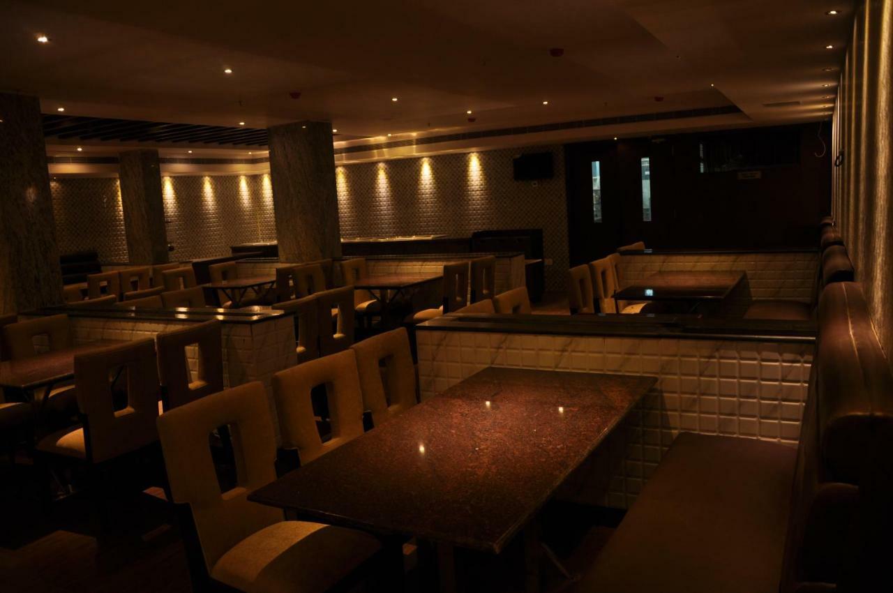 Hôtel Krishna Residency à Vijayawāda Extérieur photo