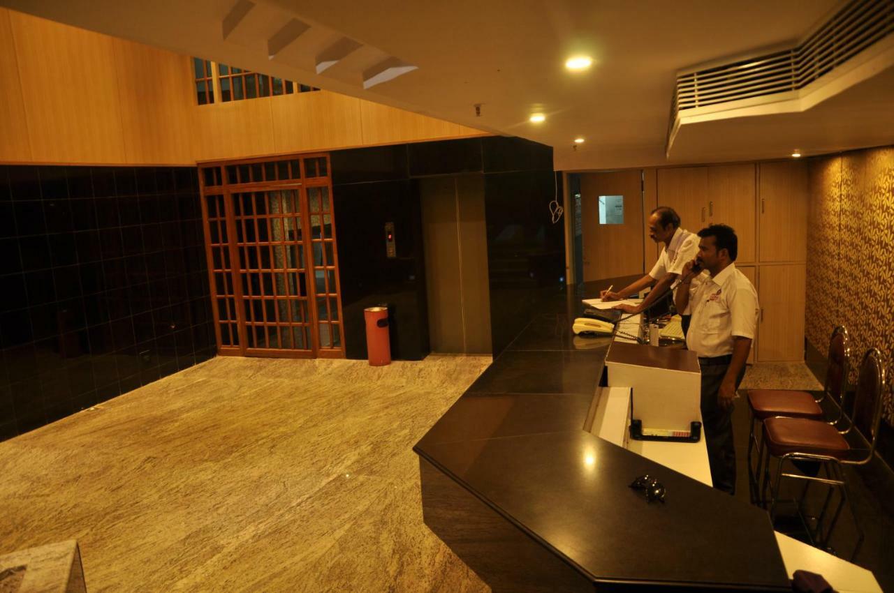 Hôtel Krishna Residency à Vijayawāda Extérieur photo